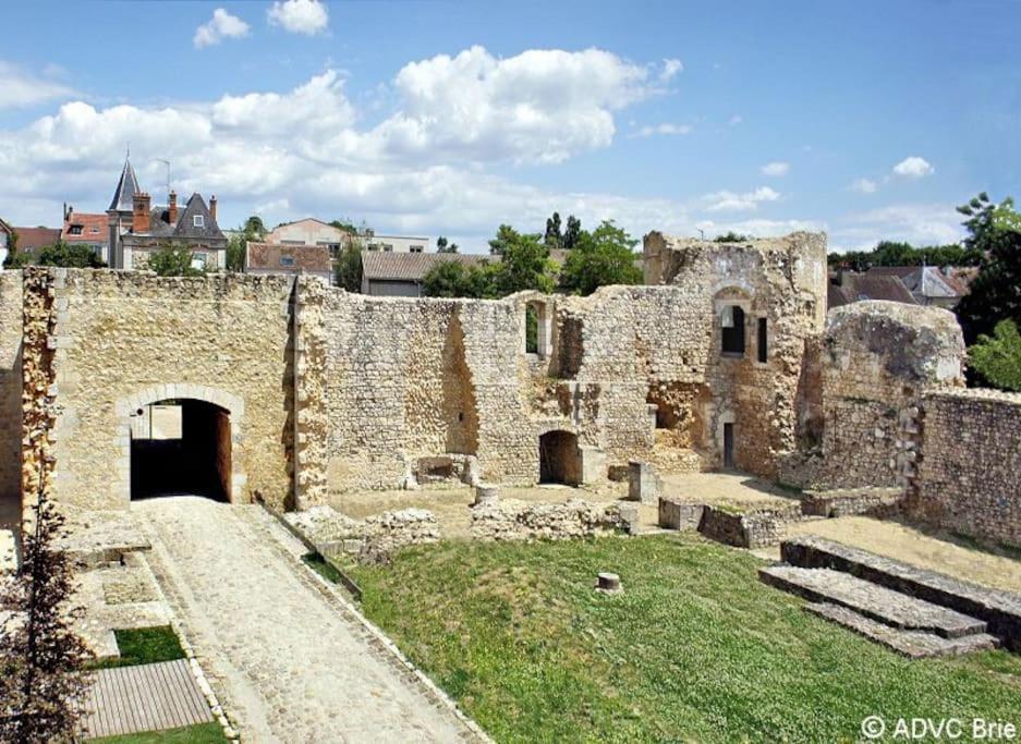 Petite Maison De Ville Au Calme Brie-Comte-Robert Εξωτερικό φωτογραφία